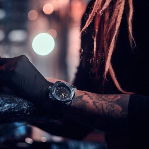 closeup-photo-shoot-tattoo-making-artist-is-working-with-tattoo-machine-customer-s-hand_613910-17250